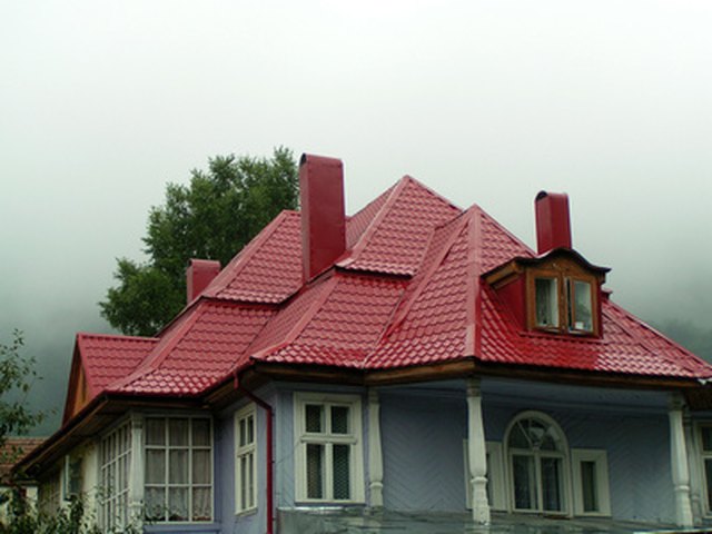 Exterior Paint Styles For A Red Roof Ehow There Are A Lot Of Options Available For Homes With Red Roofs