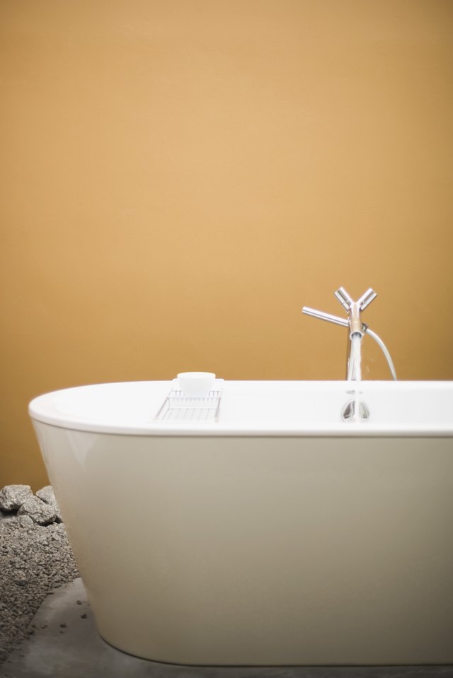 Tub Is Clogged Fills Up When Using Bathroom Sink Ehow A Clogged Bathtub Drain Can Lead To Problems Elsewhere