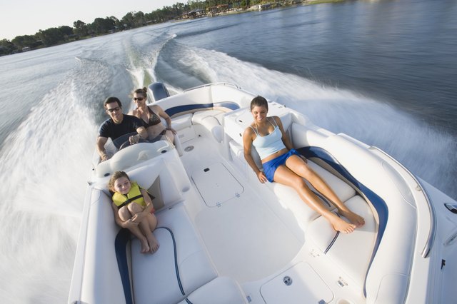 Diy Sewing Upholstery For A Vinyl Boat Seat Ehow Customize The Look Of Your Boat Upholstery