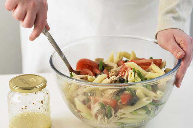 How To Make Cold Pasta Salad Ehow Leftover Pasta Salad Keeps Up For About Four Days