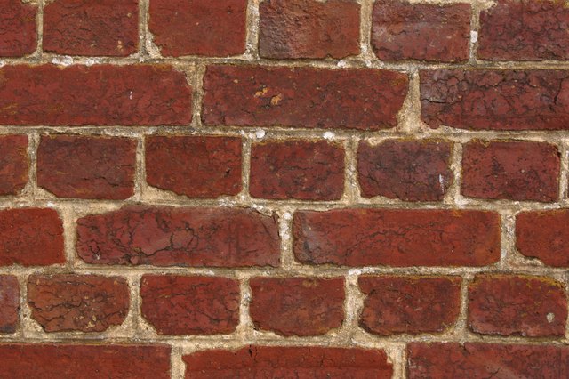 How To Cover Cinder Blocks With Fake Brick Ehow You Can Make A Dreary Cinder Block Wall Look Brand New With The Use Of