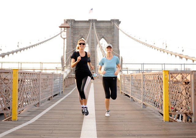 Brooklyn Decker Joins Heidi Klum on her AOL Summer Run Across the Brooklyn Bridge