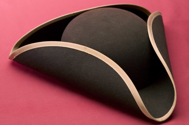 how to make a tricorn hat out of construction paper