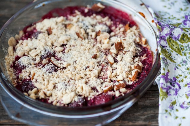 Berry crumble