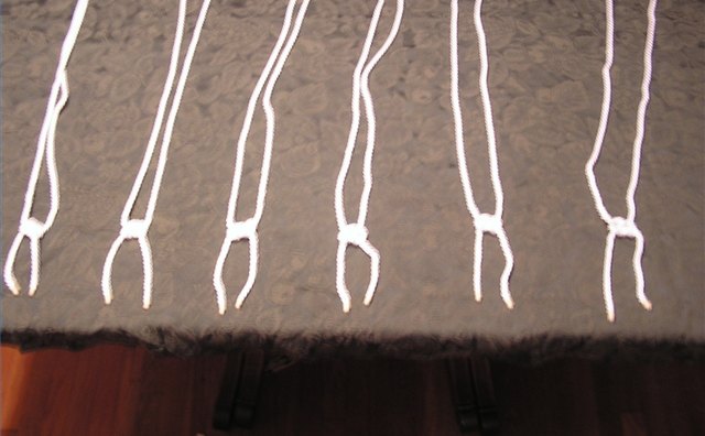 First row of knots completed
