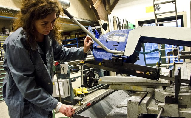 Woman working in the Metal Industry
