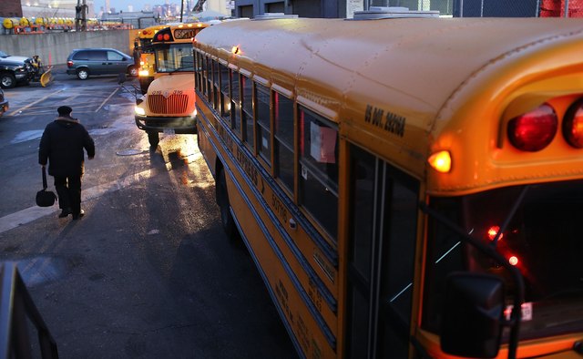 how-much-do-school-bus-drivers-make-in-a-year-bizfluent