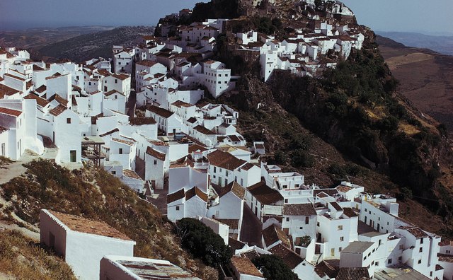 With its snowy mountains and beautiful Mediterranean coastline, the Costa del Sol, Spain offers a beautiful retirement option.