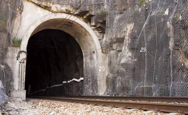 Tunnel portal