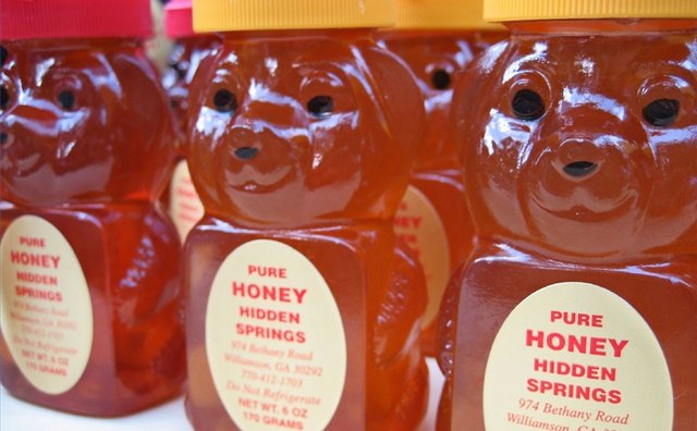 Honey for sale at the Farmer's Market