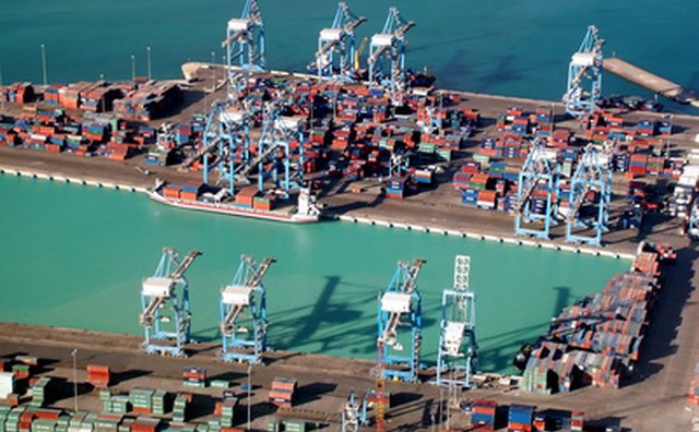 Freight costs affect the textile industry.