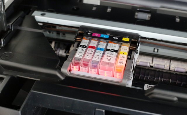 How to Fix a Carriage Jam on a Printer | Bizfluent