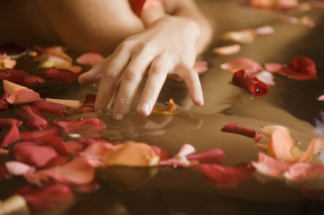 Image result for pour rose water in bathtub,nari