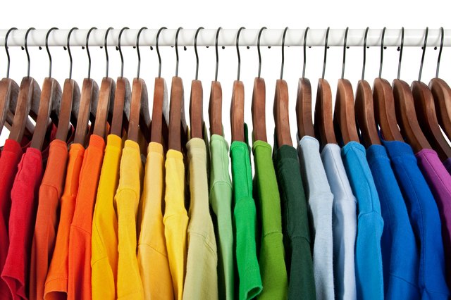 How to Color Code a Wardrobe | LEAFtv