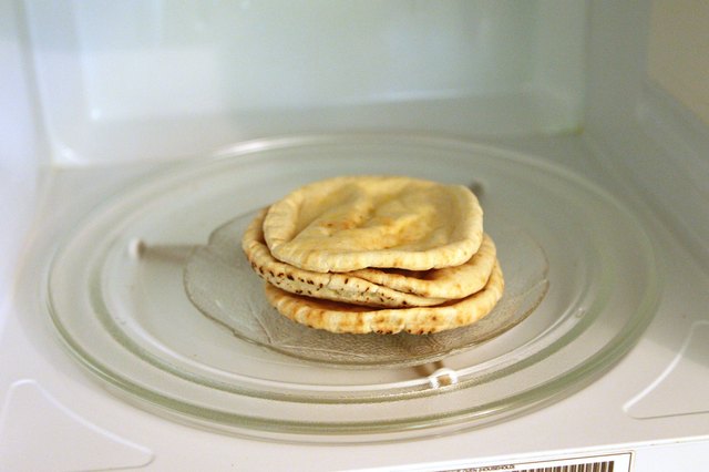 how-to-heat-pita-bread-leaftv