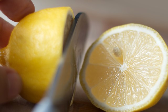 reasons-to-use-lemon-juice-on-face-lemon-juice-face-lemon-juice