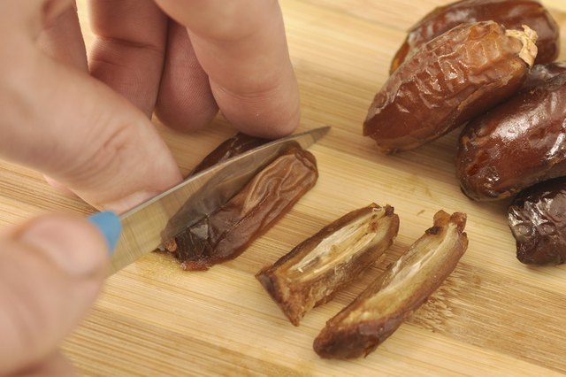 how-to-finely-chop-dates-leaftv