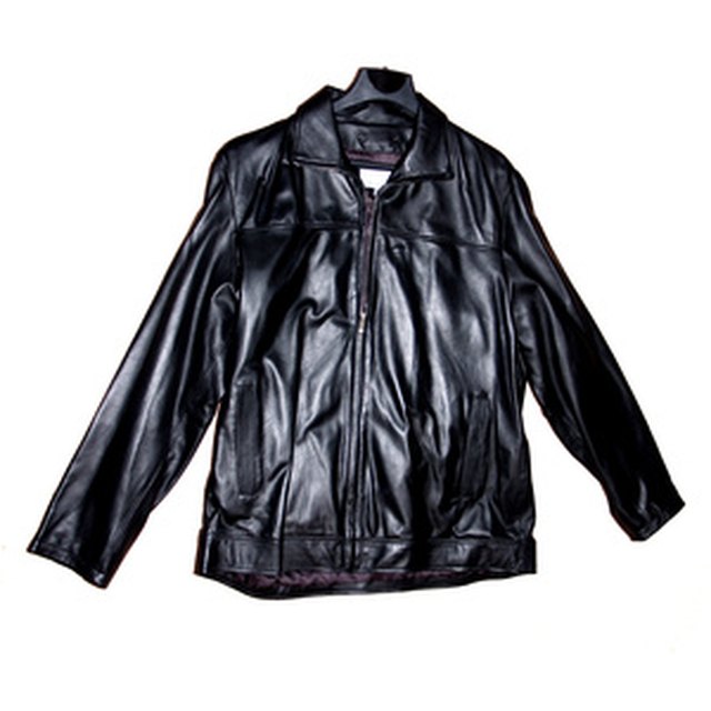 how to stop patent leather pants from squeaking