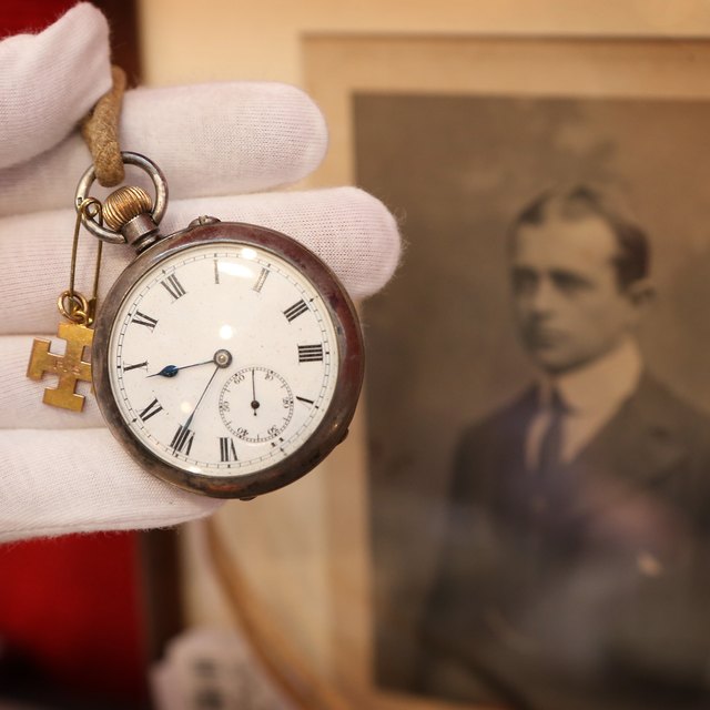 who invented the first digital watch