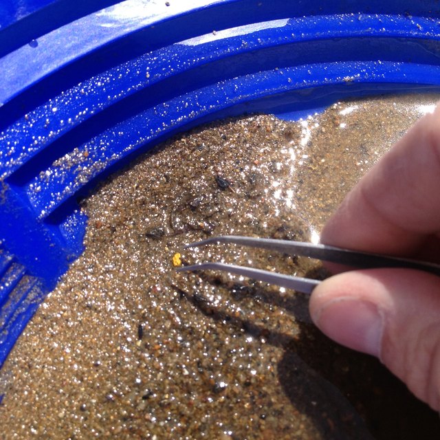 how-to-separate-gold-from-dirt-sciencing