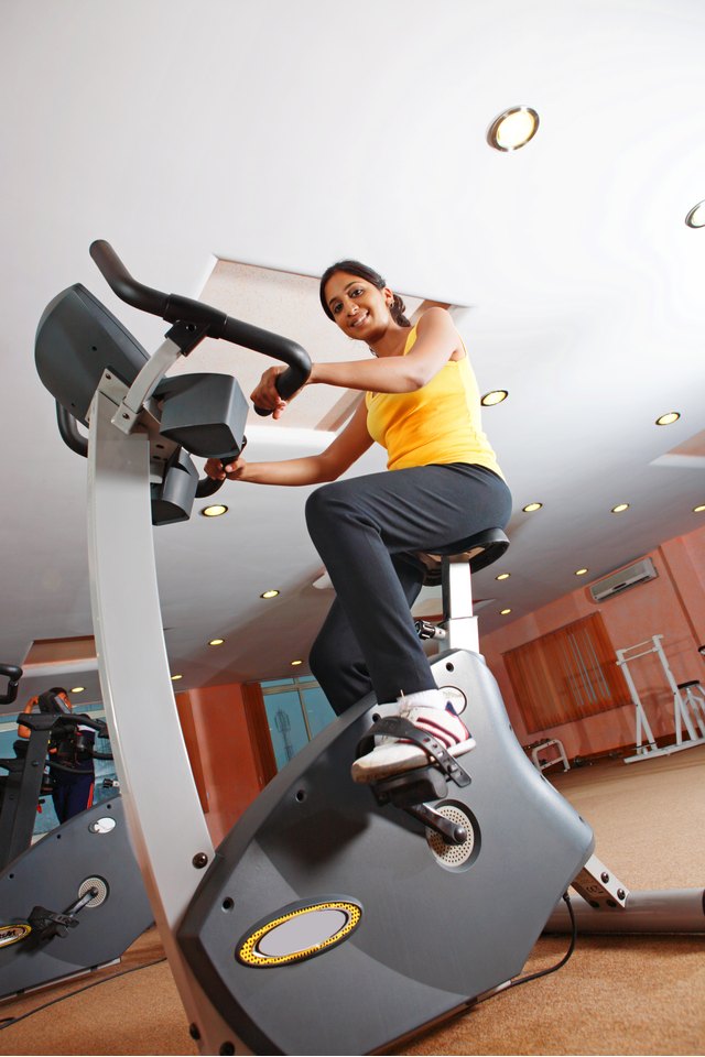 cycling on stationary bike to lose weight