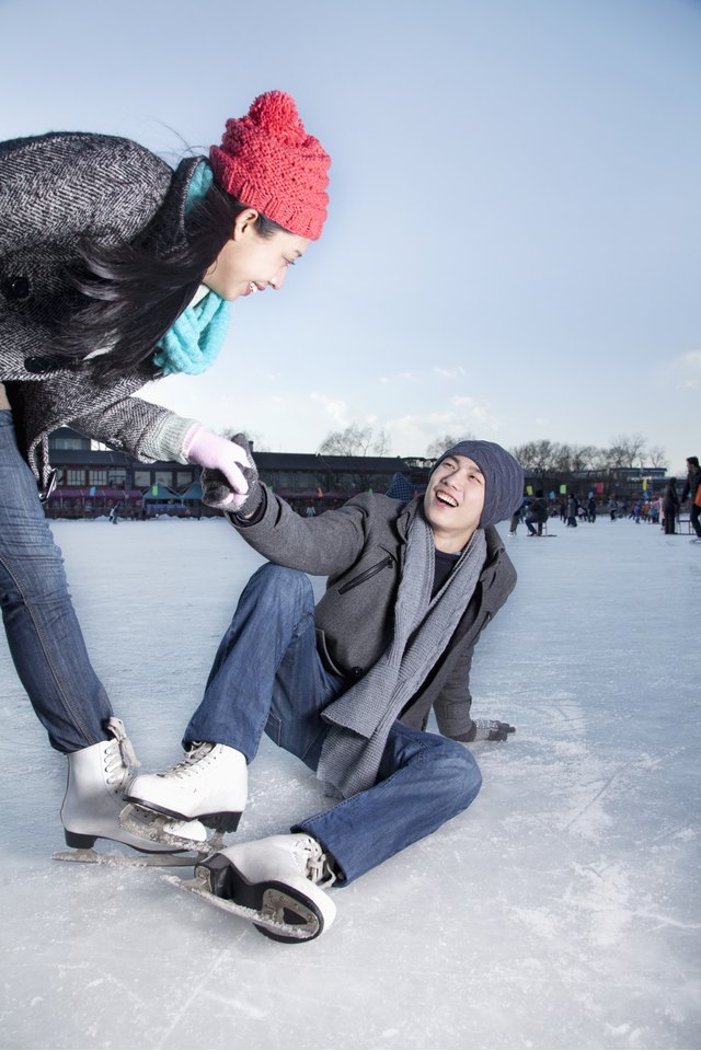 how-to-break-in-figure-skates-sportsrec