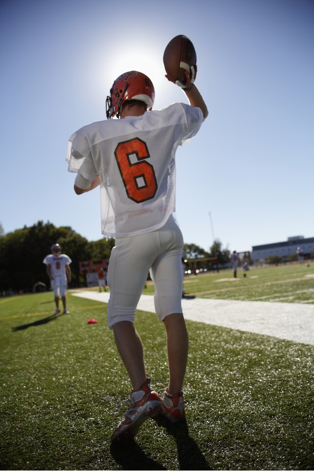 Why No Names on Jerseys in College Football? - SportsRec