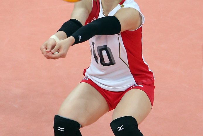 objectives-of-playing-volleyball-woman