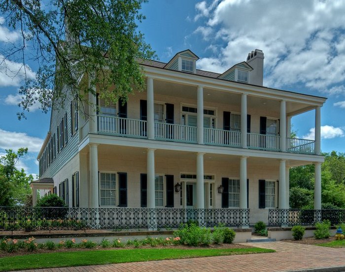 The 10 Most Haunted Hotels In Alabama