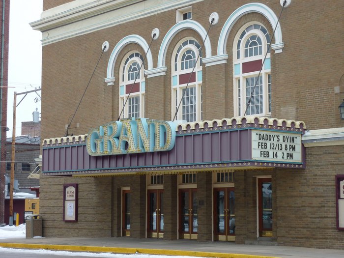 Here Are 11 Beautiful And Historic Theaters In Iowa