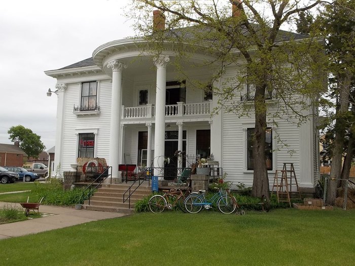 Visit These 15 Historic Houses In Minnesota