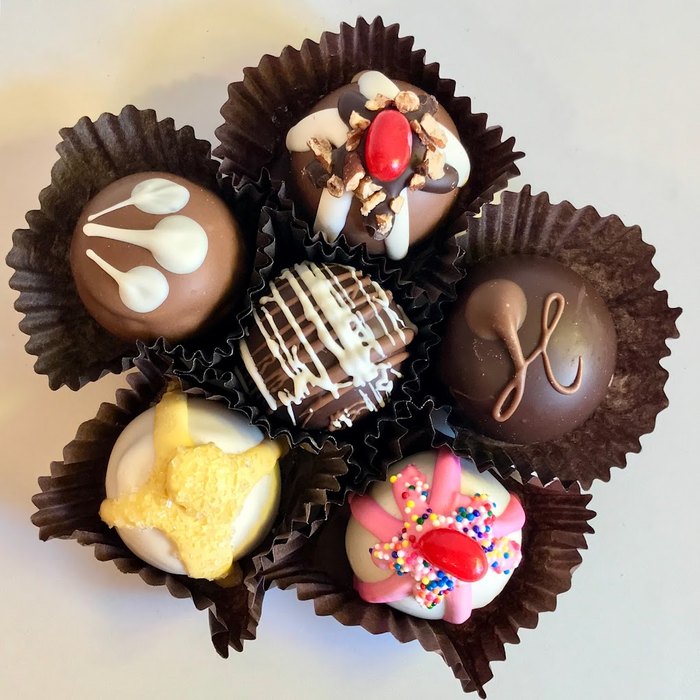 Custom Design Chocolates - Call to order - André's Confiserie Suisse