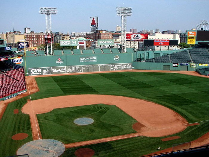 Ball gets stuck in light of Fenway Park's Green Monster scoreboard