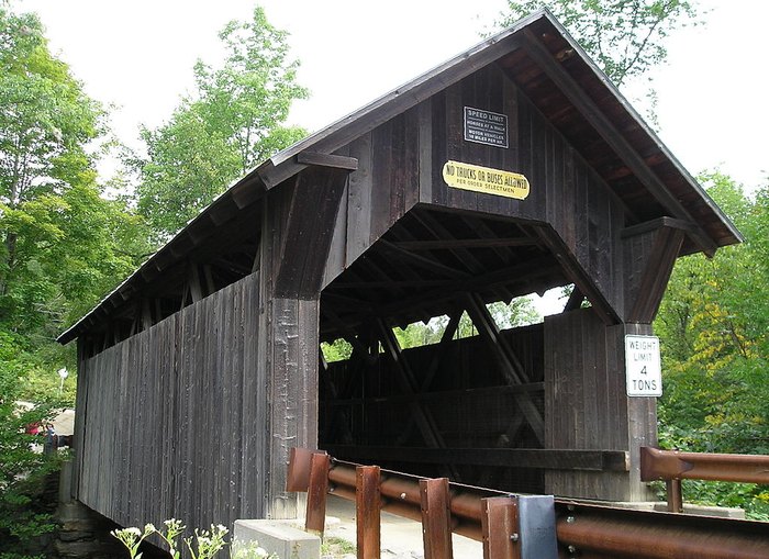 16 Of The Best Covered Bridges In Vermont   1024px Emilysbridge 