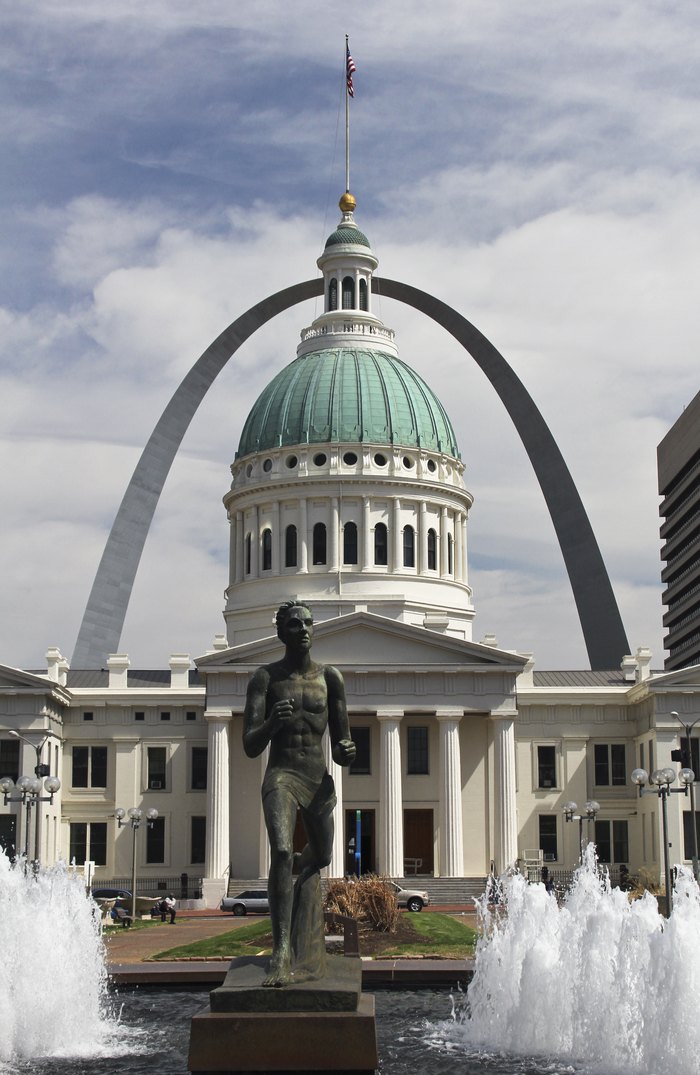 Gateway Arches to be lit red, white & blue in honor of Memorial Day