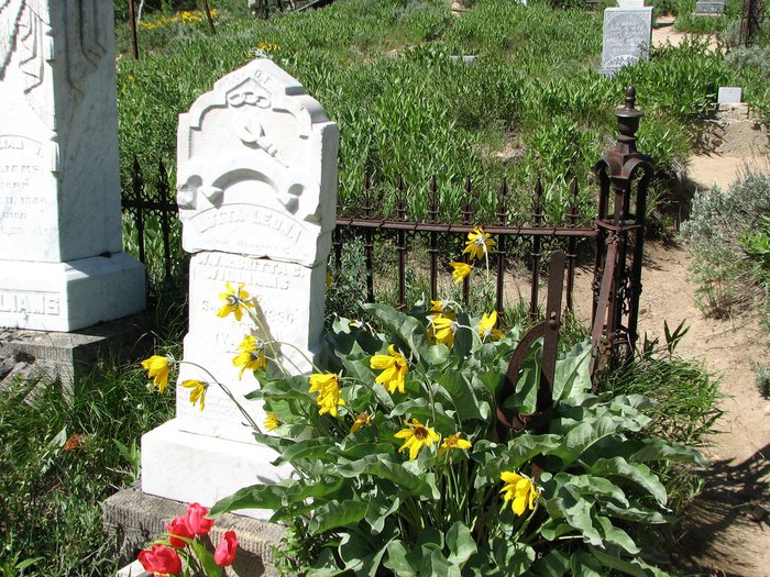 7 Haunted Historical Cemeteries In Idaho 9567