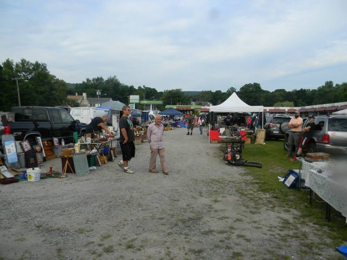 Visit These 9 Best Flea Markets In Connecticut For Your Next Treasures