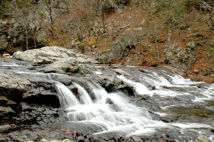 Waterfalls In Arkansas You Can Drive To: 7 Amazing Options