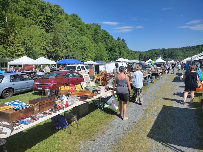 Visit The Wilmington Antique And Flea Market In Vermont