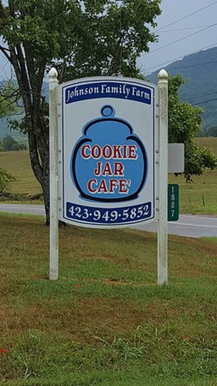 https://img-aws.ehowcdn.com/700x/www.onlyinyourstate.com/wp-content/uploads/2016/09/the-cookie-jar-cafe-1.jpg