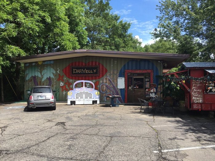 11 Of The Best Dive Restaurants In Mississippi