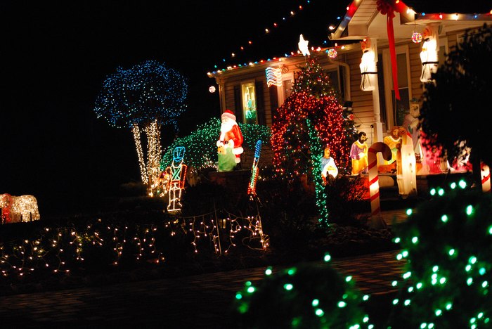 Take A Road Trip To The Best Christmas Lights Displays In Alaska