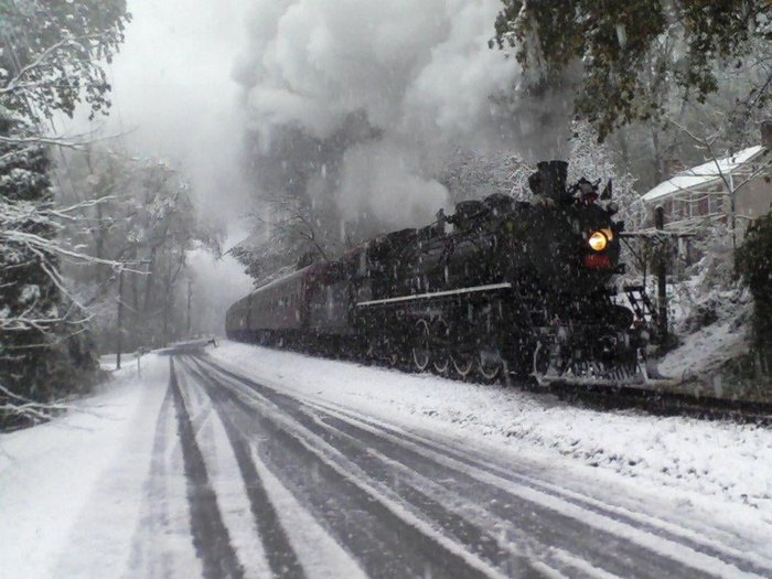 Take This Christmas Polar Express Train Ride In New Jersey