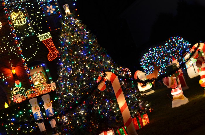The 11 Best Christmas Towns In Illinois