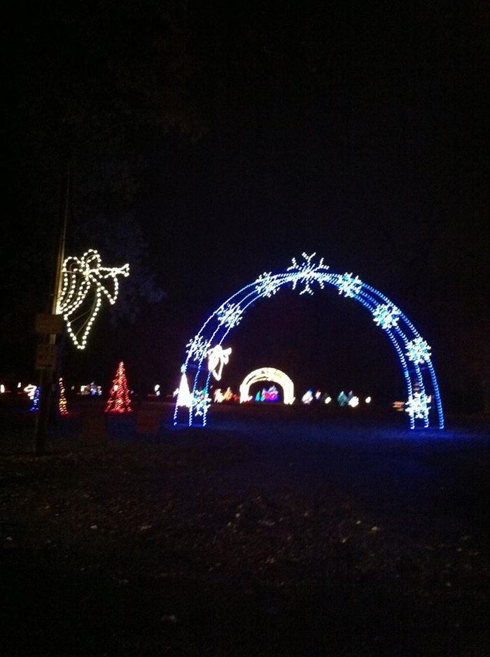 16 Epic Christmas Light Displays In Oklahoma