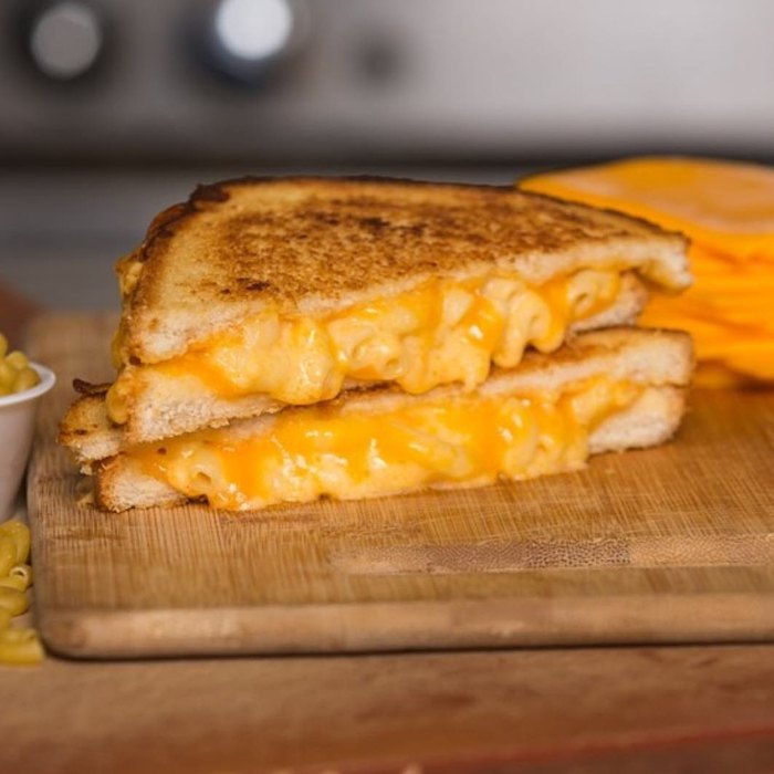 The Big Cheeze Food Truck Has the Best Grilled Cheese in Indiana