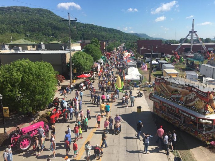 There's Nothing Better Than The National Cornbread Festival In Tennessee