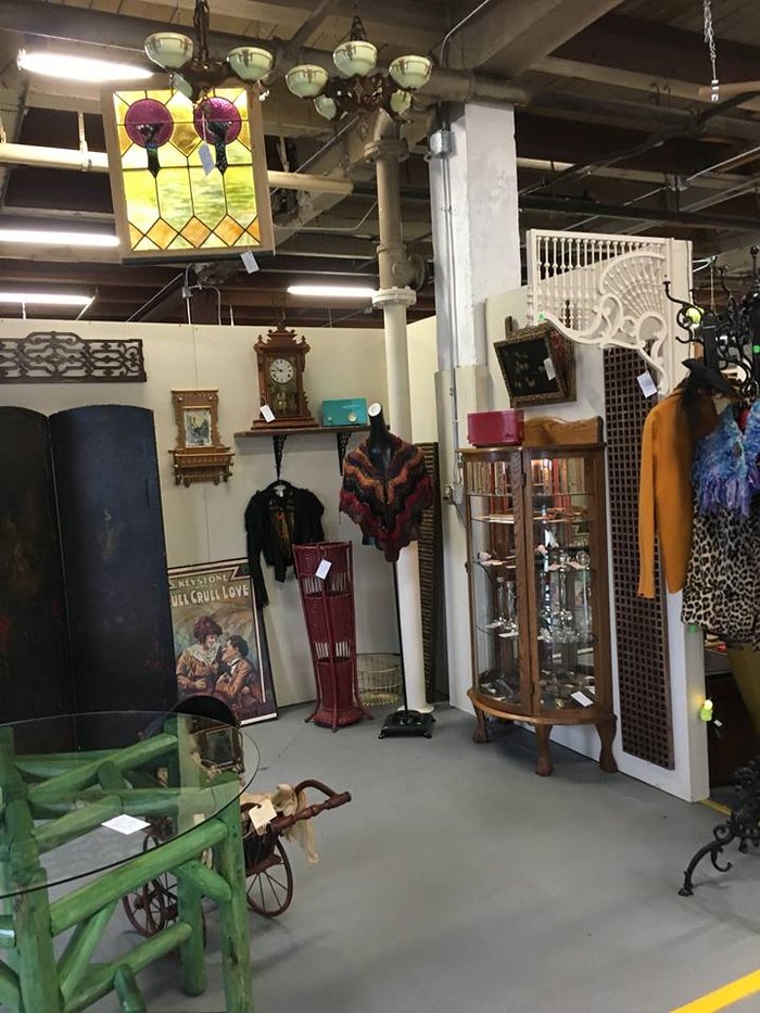 Antiques on Pierce Is A Giant Antique Mall In Wisconsin You'll Want to ...