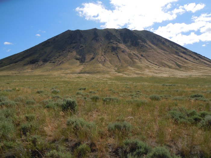 Volcanic Hikes: Big Southern Butte in Idaho