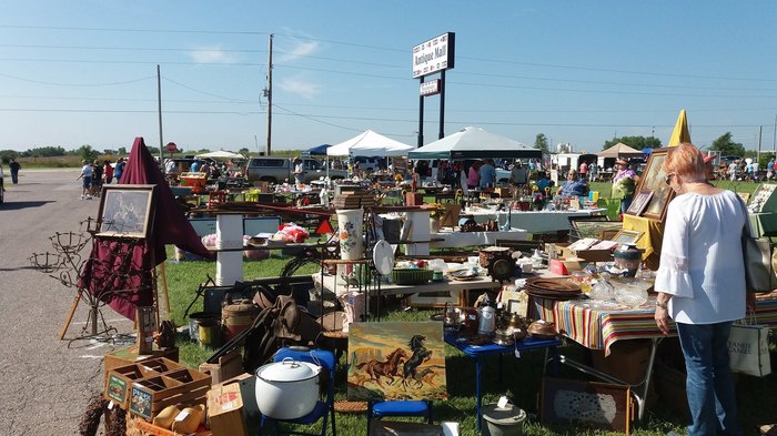 Visit Paramount, The Very Best Antique Mall In Kansas